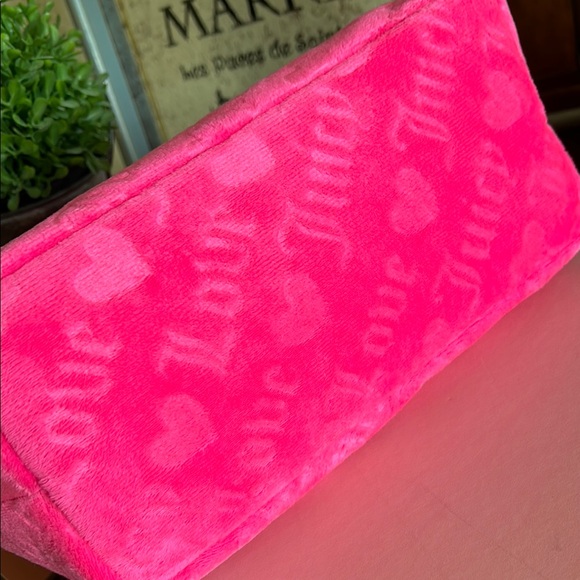 Juicy Couture Pink Velour Love Print Cosmetic Bag - Picture 6 of 9